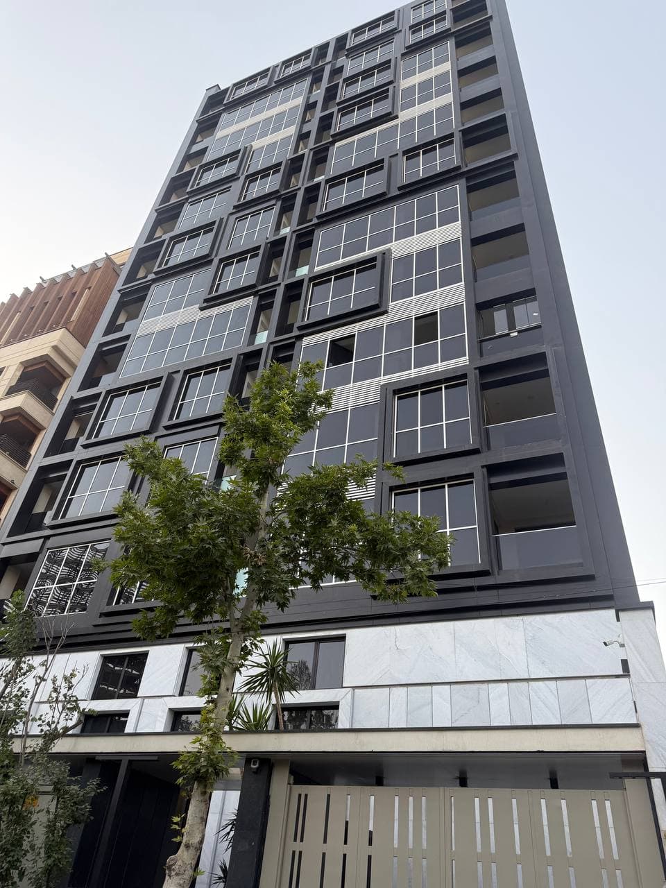 آپارتمان مسکونی آناهیتا